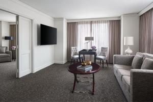 Televisyen dan/atau pusat hiburan di The Ritz Carlton, Pentagon City