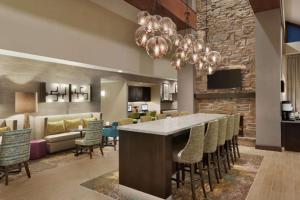 Телевизия и/или развлекателен център в Hampton Inn and Suites Springdale