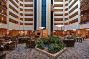 Restoran atau tempat lain untuk makan di Embassy Suites Hot Springs - Hotel & Spa