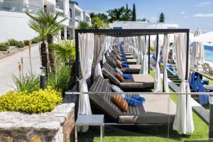 Khu vực ghế ngồi tại Hilton Rijeka Costabella Beach Resort And Spa