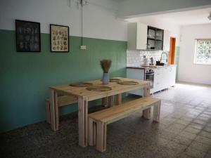 A kitchen or kitchenette at Open and airy home