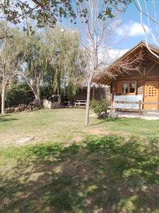 Un jardín fuera de Cabaña los Aromos