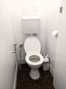 A bathroom at PROMO!!! 2-Bedroom Home Near Airport, Train Station!