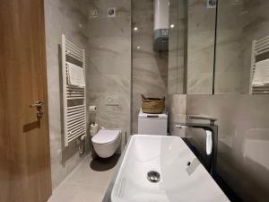 Баня в Diamant apartment pri sejmu MOS