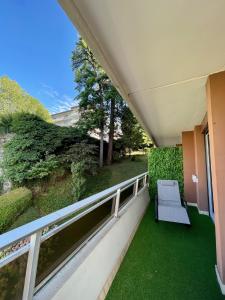 O grădină în afara Evian appartement confort Vue lac et parking privé