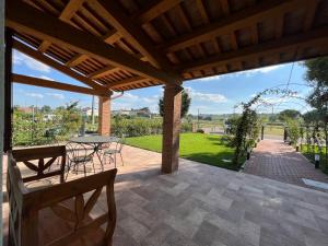 A balcony or terrace at AFFITTACAMERE SAN MAMANTE