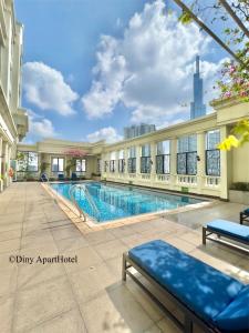 Басейн в Diny ApartHotel - Rooftop Pool - The Manor 2 або поблизу