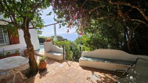 Ruang duduk di Amazing Villa seafront on Circeo Mountain