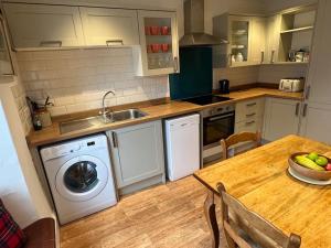 Dapur atau dapur kecil di Hazlehurst Windermere