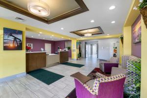 Seating area sa Quality Inn & Suites Carlsbad Caverns Area