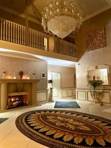 Ảnh trong thư viện ảnh của FINN VILLAGE - Loch Lomond Villa B&B with an Indoor Jacuzzi Whirlpool BathTub ở Glasgow