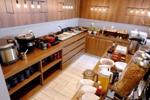 Una cocina o cocineta en Travelodge Sapporo Susukino