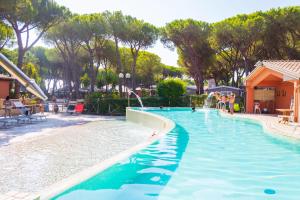 A piscina localizada em Gitavillage Il Gabbiano ou nos arredores