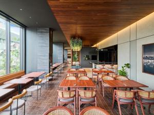 A seating area at The Royal Park Canvas Fukuoka Nakasu