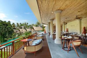 Uma varanda ou terraço em Aksari Luxury Resort & Spa Ubud by Ini Vie Hospitality