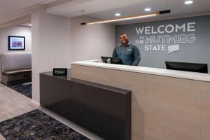 Лоби или рецепция в Hampton Inn Hartford Airport