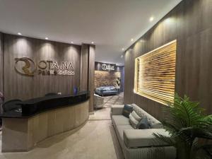 Zona d'estar a Rotana Palace Suites