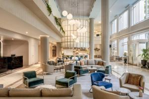 Гостиная зона в Munich Marriott Hotel