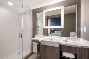 Vannas istaba naktsmītnē SpringHill Suites Denver Parker