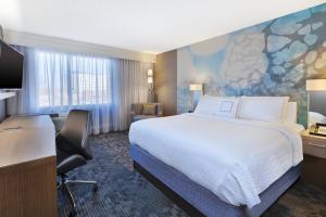 Katil atau katil-katil dalam bilik di Courtyard by Marriott Secaucus Meadowlands