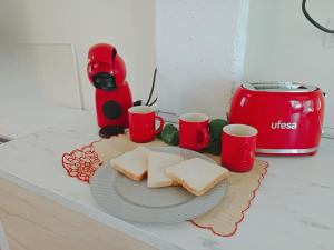 Tetera y cafetera en SANTANDER-LIENCRES VILLA PERAL