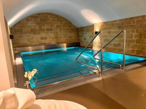 Familienwohnung im Herzen von Bern mit Pool und Sauna में या उसके करीब स्विमिंग पूल