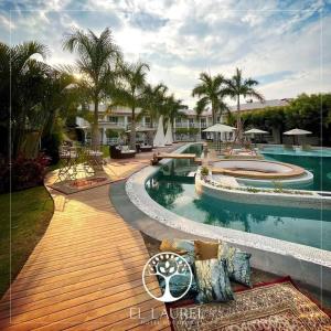 Swimming pool sa o malapit sa El Laurel Hotel Boutique