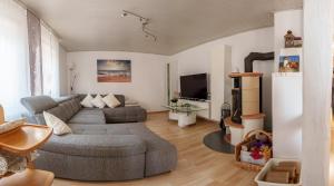 Et opholdsområde på Wilhelm Appartements 100qm im Zentrum Brackenheim nähe Tripsdrill