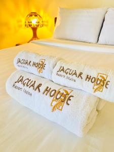 JAGUAR HOUSE RESORT Muine房間的床