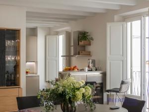 A kitchen or kitchenette at Aparttime Palma mit 3 MeerBlick Dach-Terrassen