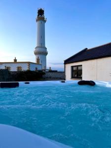 Sundlaugin á Lighthouse Cottage With Hottub eða í nágrenninu