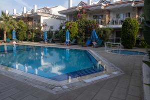 Bazen u ili blizu objekta Fethiye Calish Beach Duplex Apartment