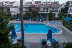 Bazen u ili blizu objekta Fethiye Calish Beach Duplex Apartment