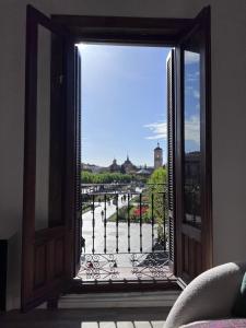 A balcony or terrace at Sueña en la Plaza Cervantes