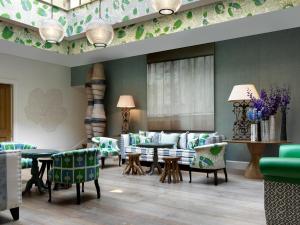 Ruang duduk di Haymarket Hotel, Firmdale Hotels