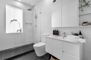 Un baño de Bev's Retreat by Ready Set Stay