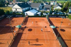 Tennis and/or squash facilities at Hotel Restauracja Tenis Kortowo or nearby