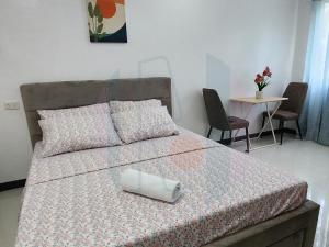 Vuode tai vuoteita majoituspaikassa RiCres Hometel Double Bed R124