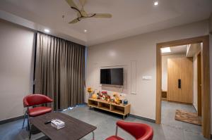 TV at/o entertainment center sa Vacanza By Westay Luxury Home