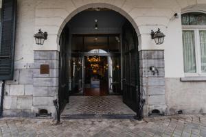 Fasaden eller entrén till Hotel Monastère Maastricht