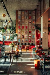 A seating area at JOST Hotel Montpellier Centre St Roch