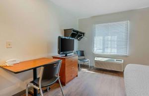 TV i/ili multimedijalni sistem u objektu Extended Stay America Select Suites - Indianapolis - Lawrence