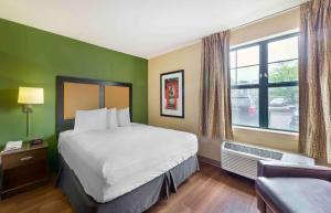 Voodi või voodid majutusasutuse Extended Stay America Select Suites - Chicago - Naperville - West toas