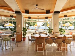 Um restaurante ou outro lugar para comer em Crystalbrook Riley