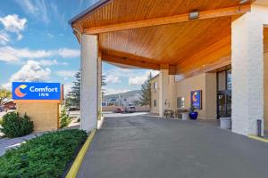 Comfort Inn Near Grand Canyon tesisinde sergilenen bir sertifika, ödül, işaret veya başka bir belge