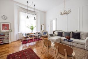 Foto de la galería de Charming and unique apartment with balcony by the Great Synagogue en Budapest