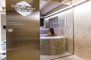 Foto dalla galleria di Luxury Wellness Verona Spa a Verona