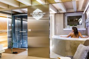 Foto dalla galleria di Luxury Wellness Verona Spa a Verona