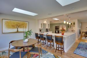 Dapur atau dapur kecil di Modern Wheat Ridge Home with Private Hot Tub and Sauna