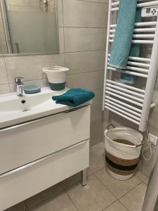 Um banheiro em Appartement meublé Porto vecchio